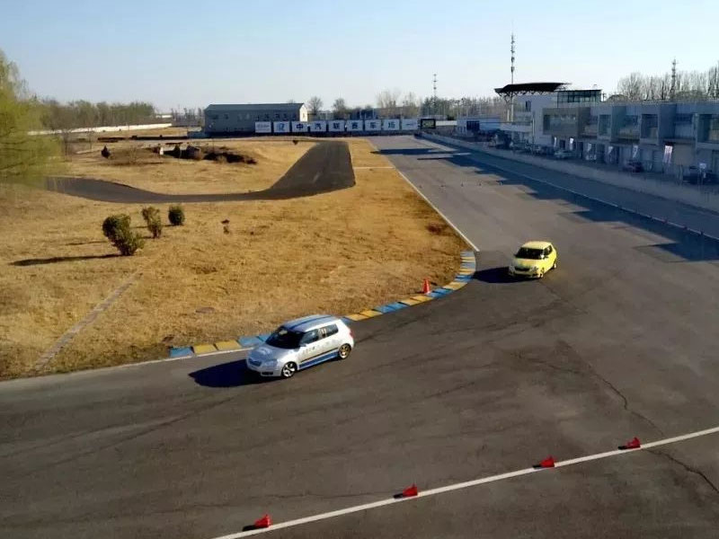 On September 27-29, the class of Class B racing license training for the venue of the China Automobile Federation Racing School opened